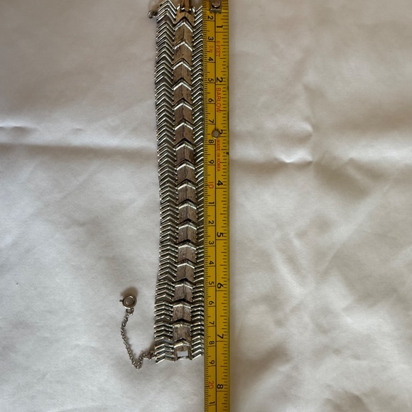 Vintage Coro signed silver tone bracelet - Picture 9 of 9